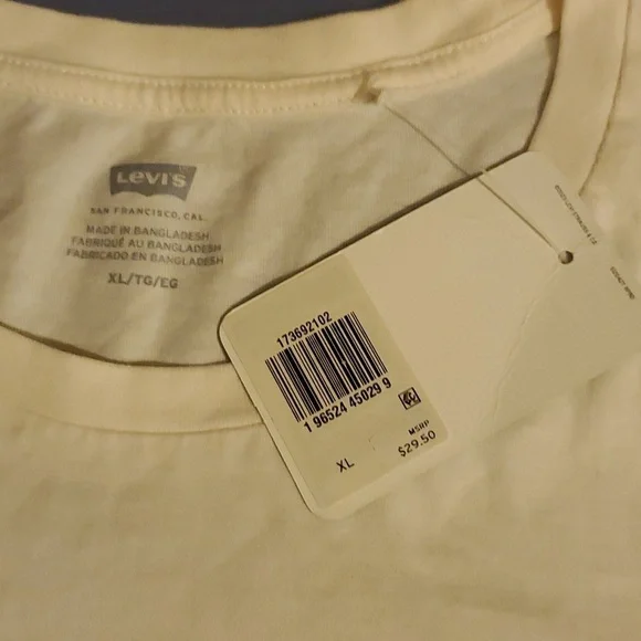 Levi's Women's T-Shirt Size XL, Cream - Picture 2 of 4